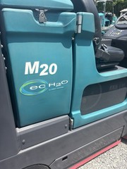 Tennant M20 Lp Scrubber Sweeper Totally Serviced Only 765 Hrs.
