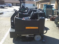NSS CHAMP 3329 ride-on automatic floor scrubber 33″, 60 day parts WARRANTY
