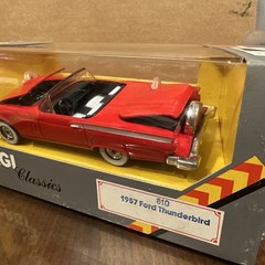 Corgi Classics 1957 Convertible Ford Thunderbird 810 New in Box A119