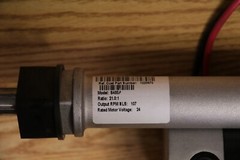 Tennant 1220970 – Genuine OEM TRANSAXLE, 24VDC, 21:0:1 S458P Drive 107RPM