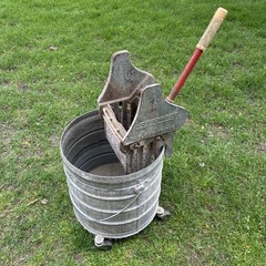 Vintage Geerpres 8 Gallon Galvanized Mop Bucket w/Casters Floor Prince