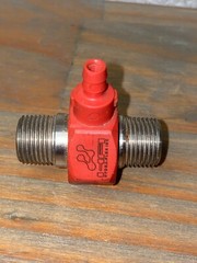 3/8″ NPT x 3/8″ NPT Hydraflex Chemical Injector – 110057 Red – 1.0 GPM