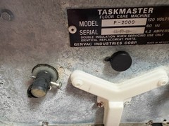 Vtg Taskmaster Heavy Duty Commercial Scrubber P-2000 Shampooer w/4 Brushes