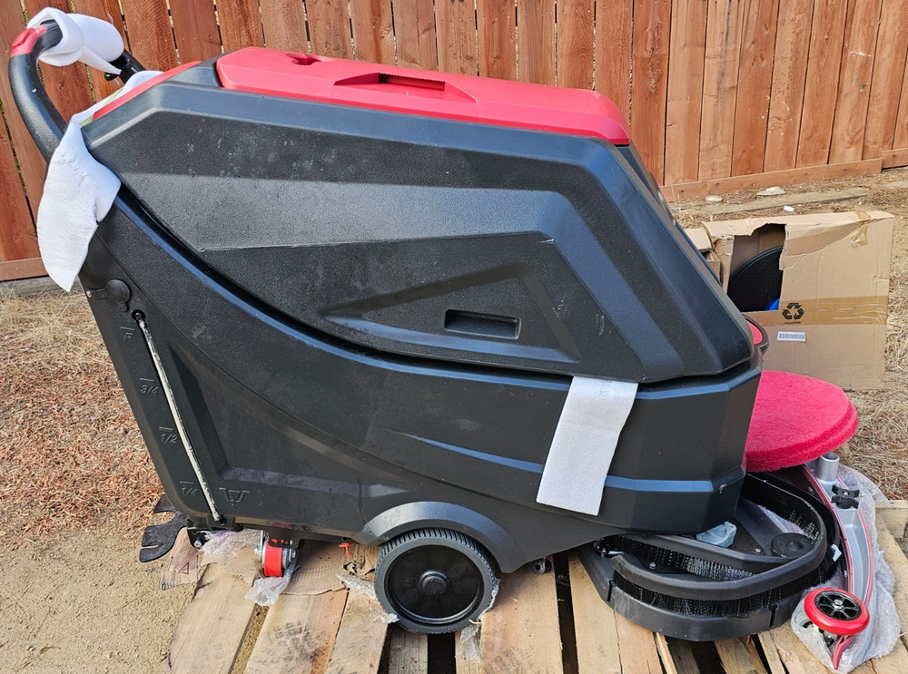 Viper AS7690T, Floor Scrubber, 30″, 22 Gallon, Battery, Self Propel, Disk