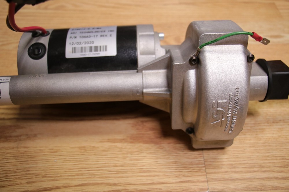 Tennant 1220970 – Genuine OEM TRANSAXLE, 24VDC, 21:0:1 S458P Drive 107RPM