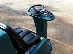 Nobles Speed Scrub Rider 32″ Floor Scrubber under 700Hours 60 day parts WARRANTY