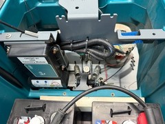Tennant T500e 32″ Dual Disk Walk-Behind Floor Scrubber Cleaner | 745 Hrs