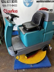 Tennant T7 RideOn Floor Scrubber 32” 03/18 Low Hours 502 Stock#1252