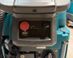 Tennant T500e 32″ Dual Disk Walk-Behind Floor Scrubber Cleaner | 745 Hrs