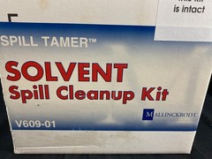 MALLINCKRODT Laboratory SPILL TAMER Solvent Cleanup Control Kit V609-01