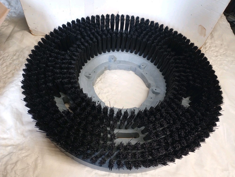 CARLISLE 361500P22-5N 15″ Black Poly .022 5″ CH Scrubbing Brush