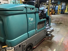 2022 Tennant T20 Ride on Scrubber 1840 Hours Disc