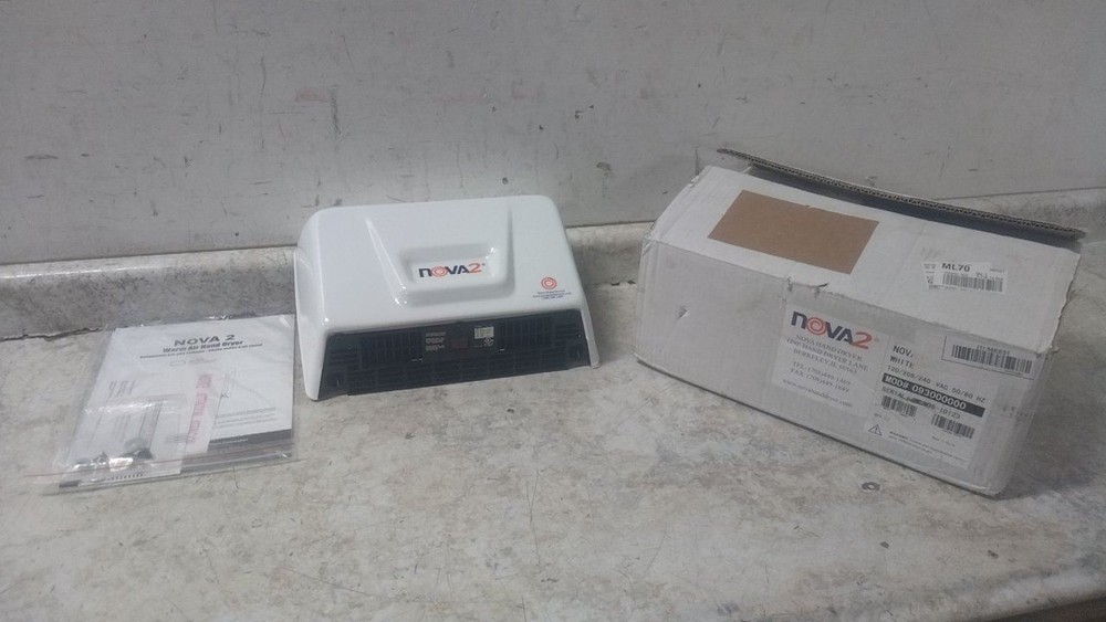 World Dryer 093000000 120/208/240VAC 176 CFM Automatic Hand Dryer