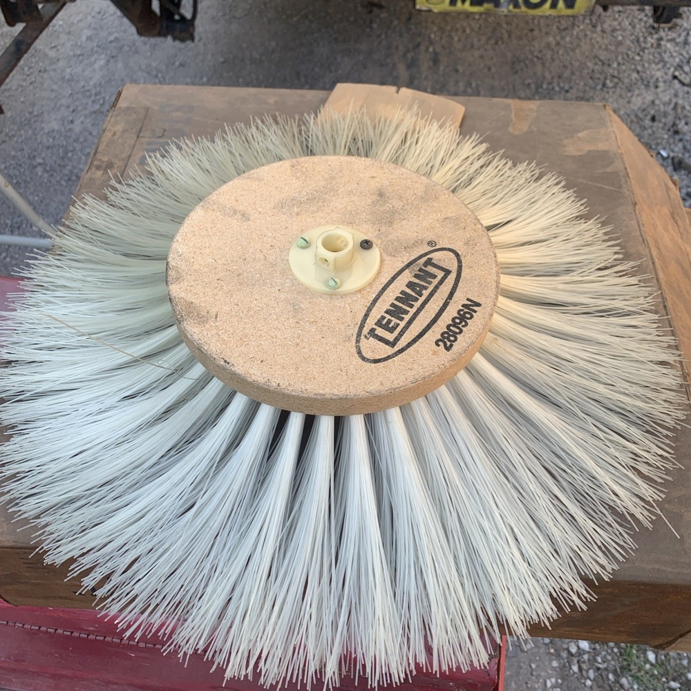 Tennant 28096N – Brush, Disk, Swp, 15.0D, Nylon
