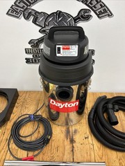 Dayton 4Z663E Wet/Dry Vacuum 120V 6 Gallon NIB