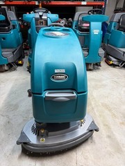 Tennant T500e 32″ Dual Disk Walk-Behind Floor Scrubber Cleaner | 1,069 Hrs