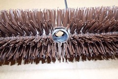 OUTDOOR SWEEPER SCRUB BRUSH BROOM POLYETHYLENE 18″ X 4″ ROUND RUGGED POOL RUGS