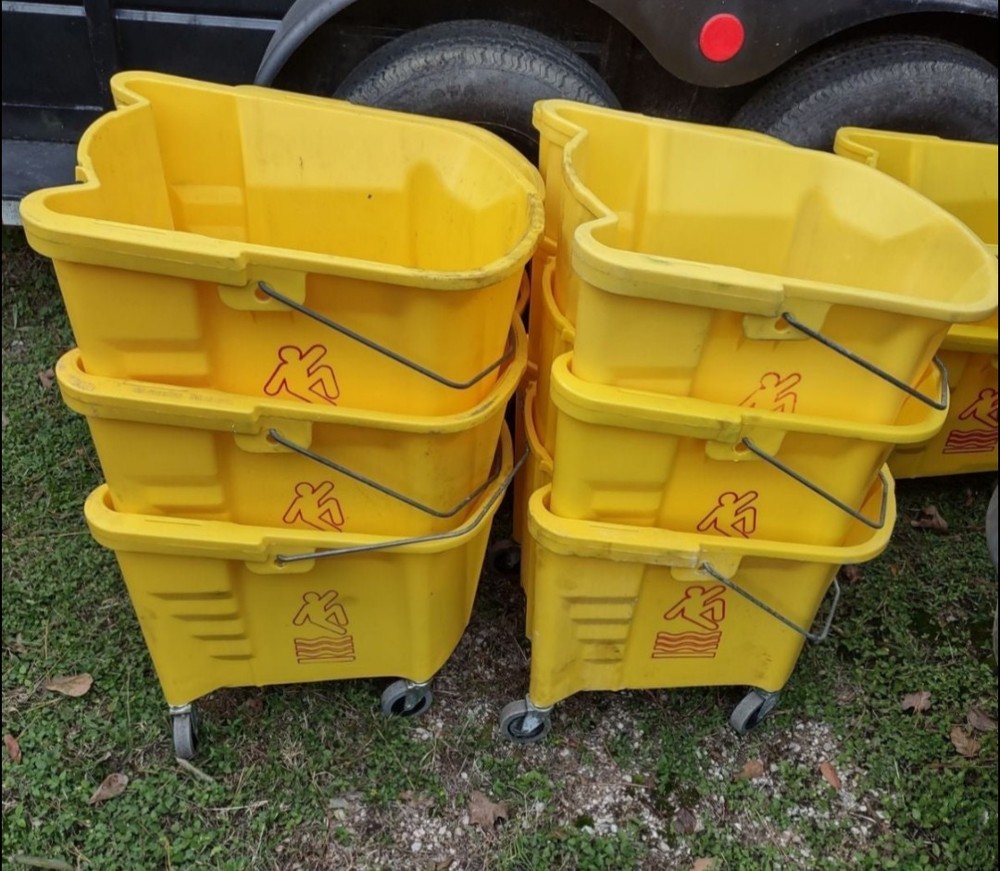 9 Gallon Commercial Grade Mop Bucket