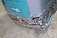 Tennant 7300 Floor Scrubber LOW HOURS 949 HOURS