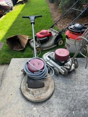 Minuteman Front Runner 1500 Electric Floor Burnisher, broken Rotating Handle