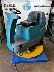 Tennant T7 RideOn Floor Scrubber 32” 03/18 Low Hours 502 Stock#1252