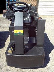 NSS CHAMP 3329 ride-on automatic floor scrubber 33″, 60 day parts WARRANTY