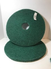 Set Of 2 Hard Floor Buffing Pads Green 17 Inch Round 1 Inch Thick New With Tags