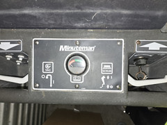 Minuteman 260/320 Large 26″ High Capacity Cordless Battery Power Floor Scrubber