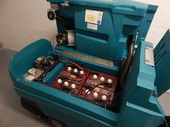 Tennant 1510 22″ Walk-Behind Carpet Extractor Cleaner, Cordless, Great Condition