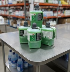 2pc 3M 2-LITER 5L QUAT DISINFECTANT CLEANER CONCENTRATE LOT PI35020 2026-07-28