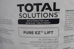 Total Solutions 070126168 5 Gal Pure EZ Lift Floating Lift Station Degreaser