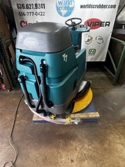 Tennant T7 RideOn Floor Scrubber 32” 10/18 Low Hours 599 New Stock#1233