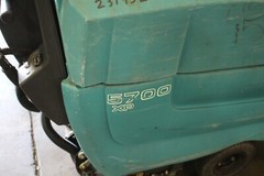 Tennant 5700 XP 32″ Cylindrical Walk Behind Floor Scrubber