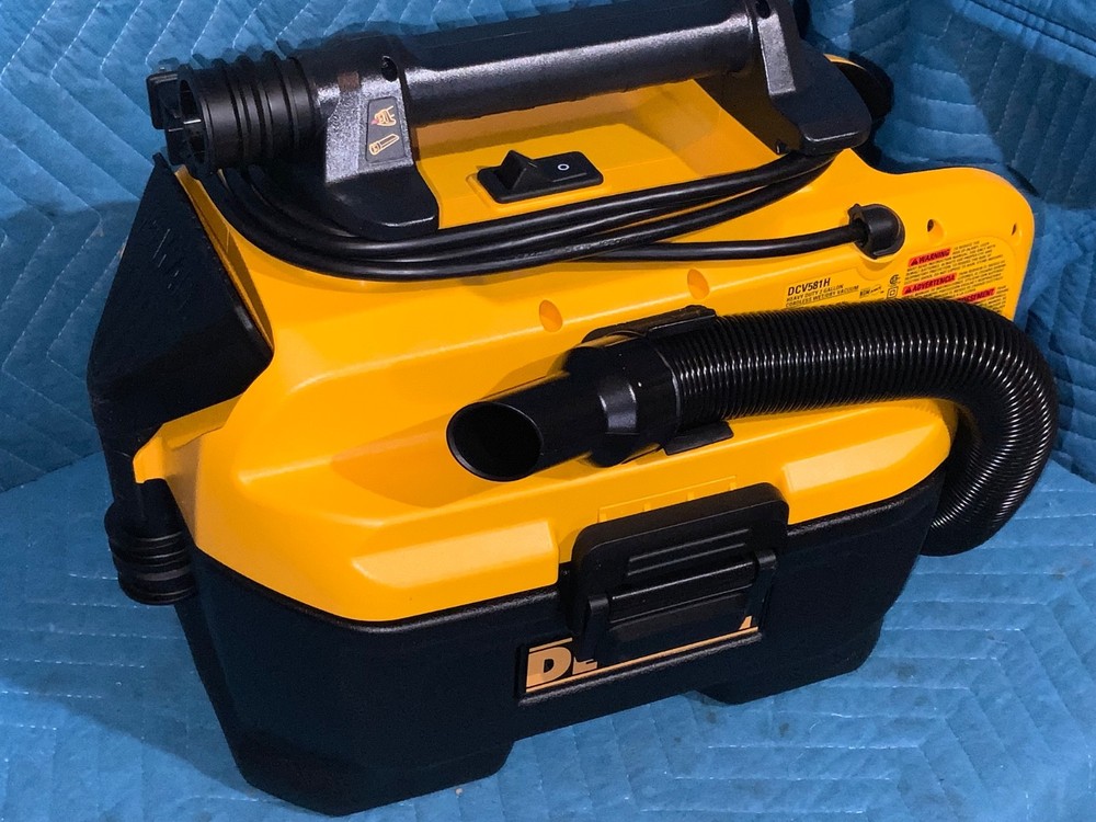 DeWALT (DCV581H) 20V MAX Cordless/Corded Wet/Dry Vacuum (Bare Tool) (S1Kflr)