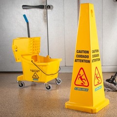 Carlisle Food Service Sparta Commercial Mop Bucket with Side Press Wringer, F…