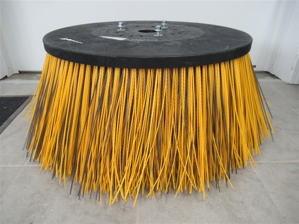 Tennant 1253546, Polypropylene & Wire Sweeping Disk Brush – 830 & 830II