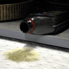 Oil Spill Absorbent Mats Heavyweight Pads 20″x15″ for Garage Cleanup