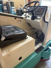 Tennant 7400 Scrubber LP Totally Serviced Low Hrs . G M Vortex Eng.