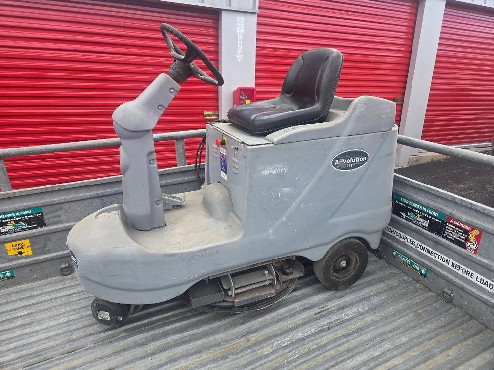 Advance by Nilfisk Advolution 2710 Rider Burnisher