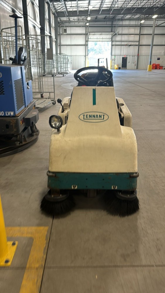 Tennant 6100 Power Sweeper