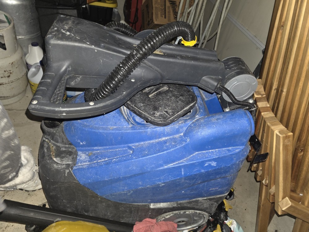 Blue Walk-Behind Extractor Floor Cleaning Machine Model 55-5510