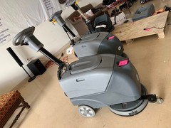 OpenBox BatteryPowered Walk Behind 15″ Brush FloorCleaning 8Gal FordableScrubber