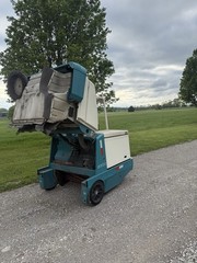 Tennant 6600 Propane Ride-On Sweeper w/ Side Brush