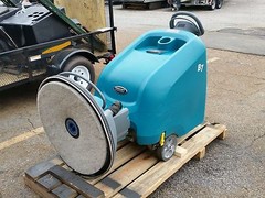 TENNANT B7 27″ Walk Behind battery Burnisher under 100HR 60 days parts WARRANTY