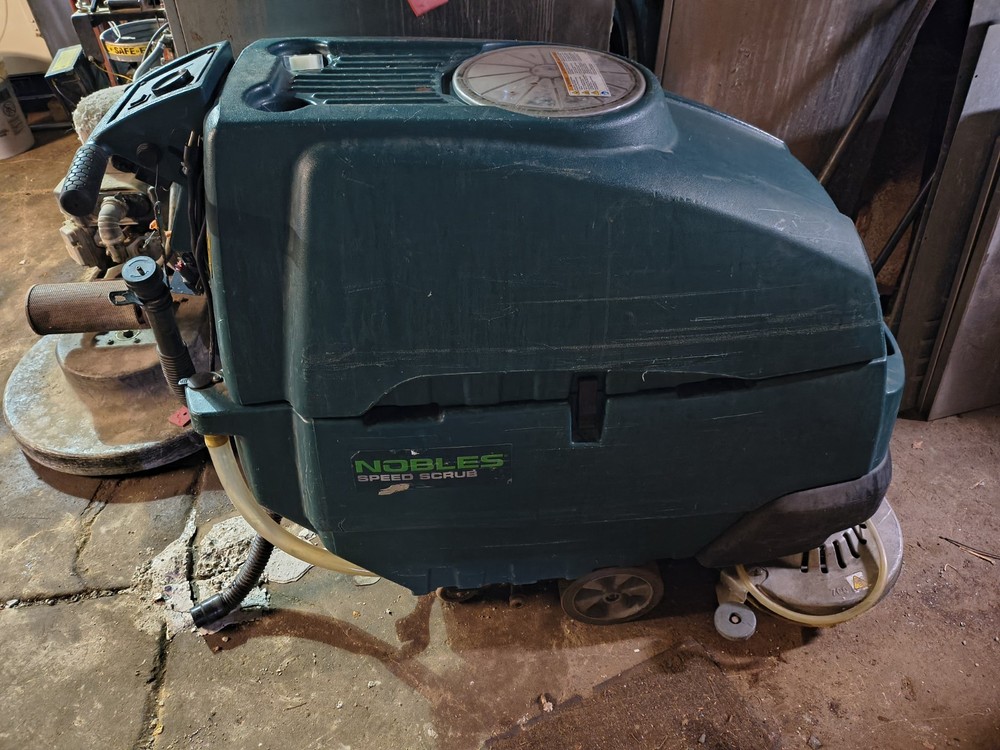 Tennant Nobles SS5 28″ Disk Floor Scrubber