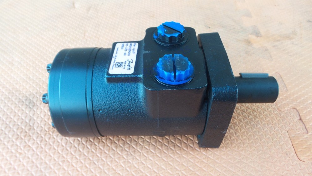 Tennant 1068812 Hydraulic Motor Char-Lynn 101-3757-009 M20 Floor Scrubber Brush