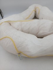 Pig Oil Only Absorbent Boom 10′ Spill Containment Industrial Mesh Rope Clips