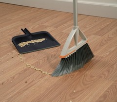Superio Heavy Duty Clip-On Dustpan with Rubber Lip, 10″ wide Dustpan, Black
