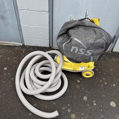 NSS M-1 PIG HEAVY DUTY PORTABLE VACUUM & BAG + HOSE WOW!! WORKS GOOD!