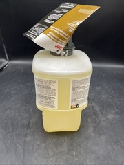 3M-23550 HB Quat Disinfectant Cleaner Concentrate 25H, Gray Cap, 2 Liter,